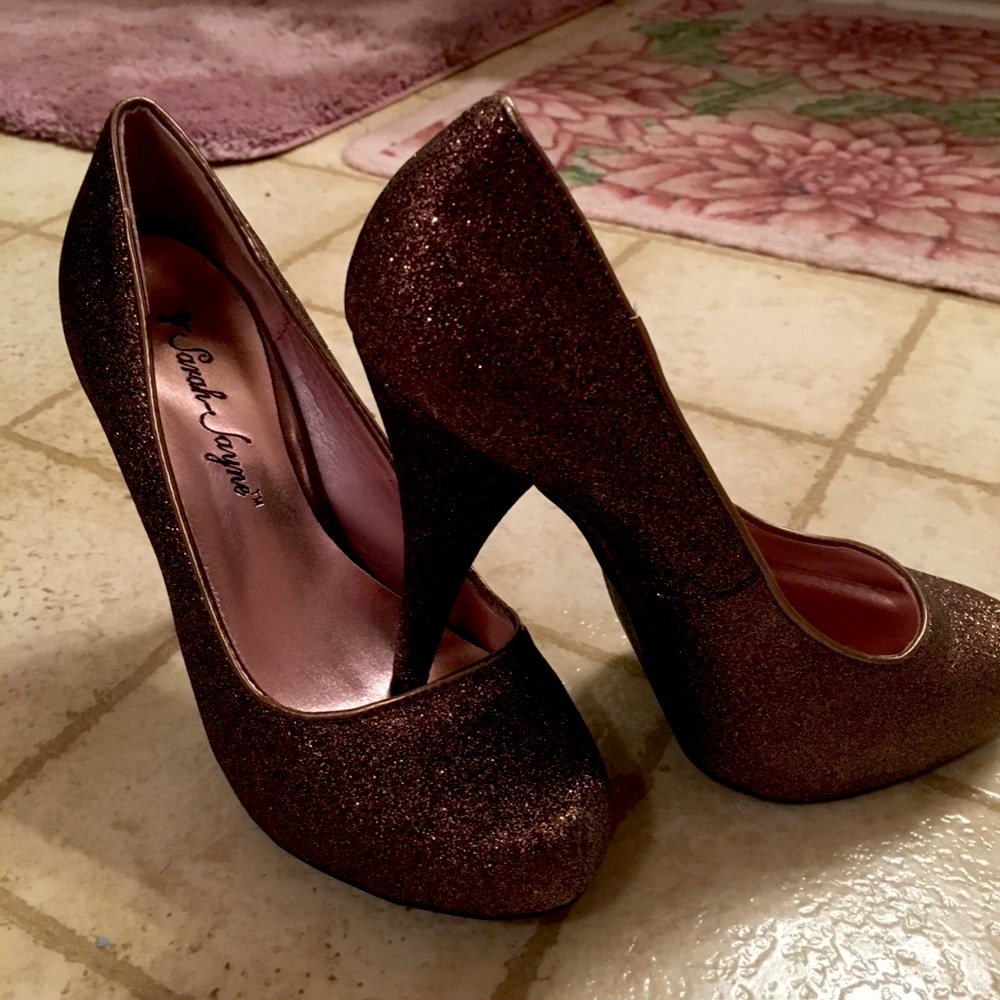 Pretty Glitter Pumps! - Picture 3 of 6